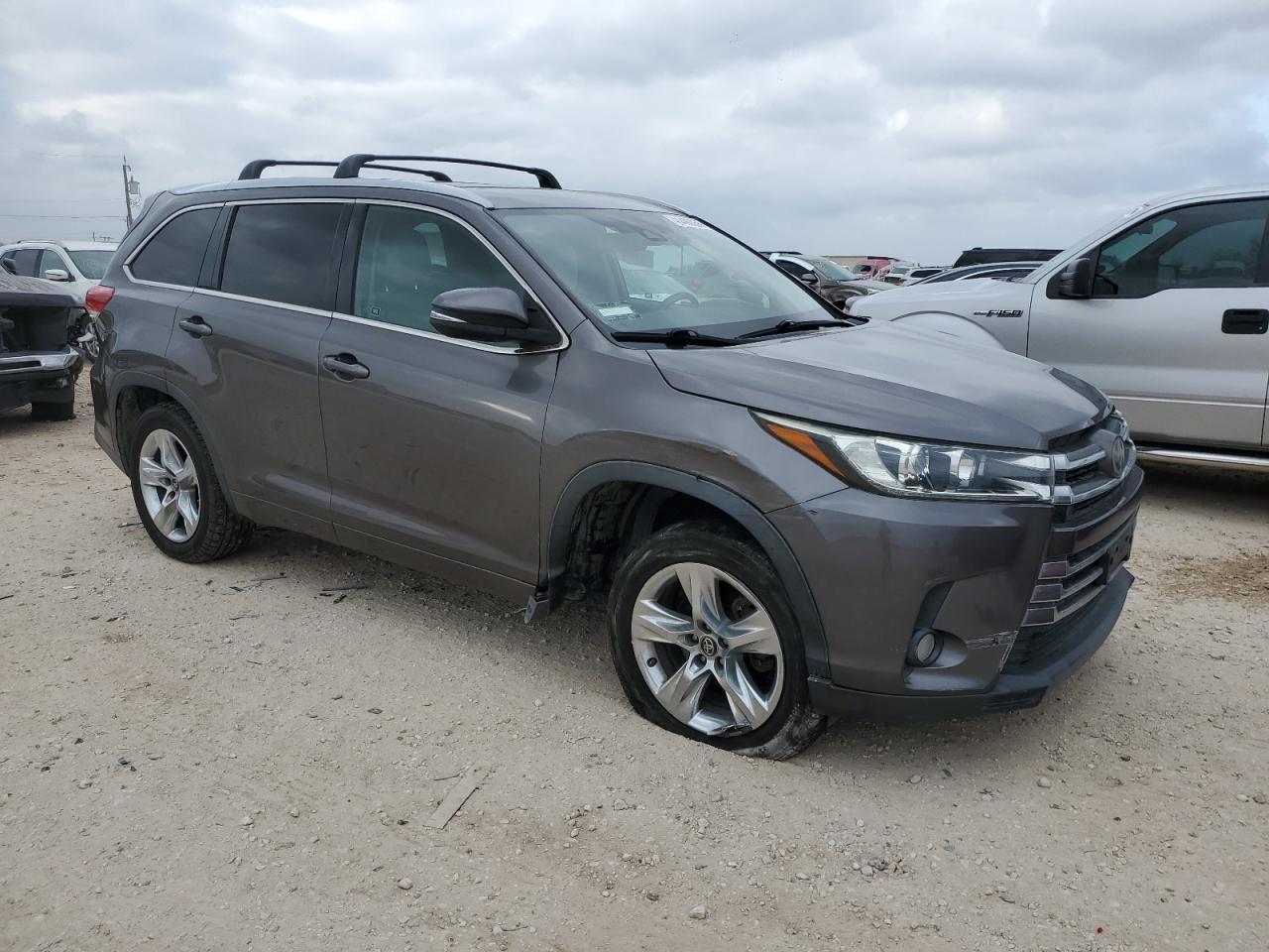 2018 TOYOTA HIGHLANDER - Image 4