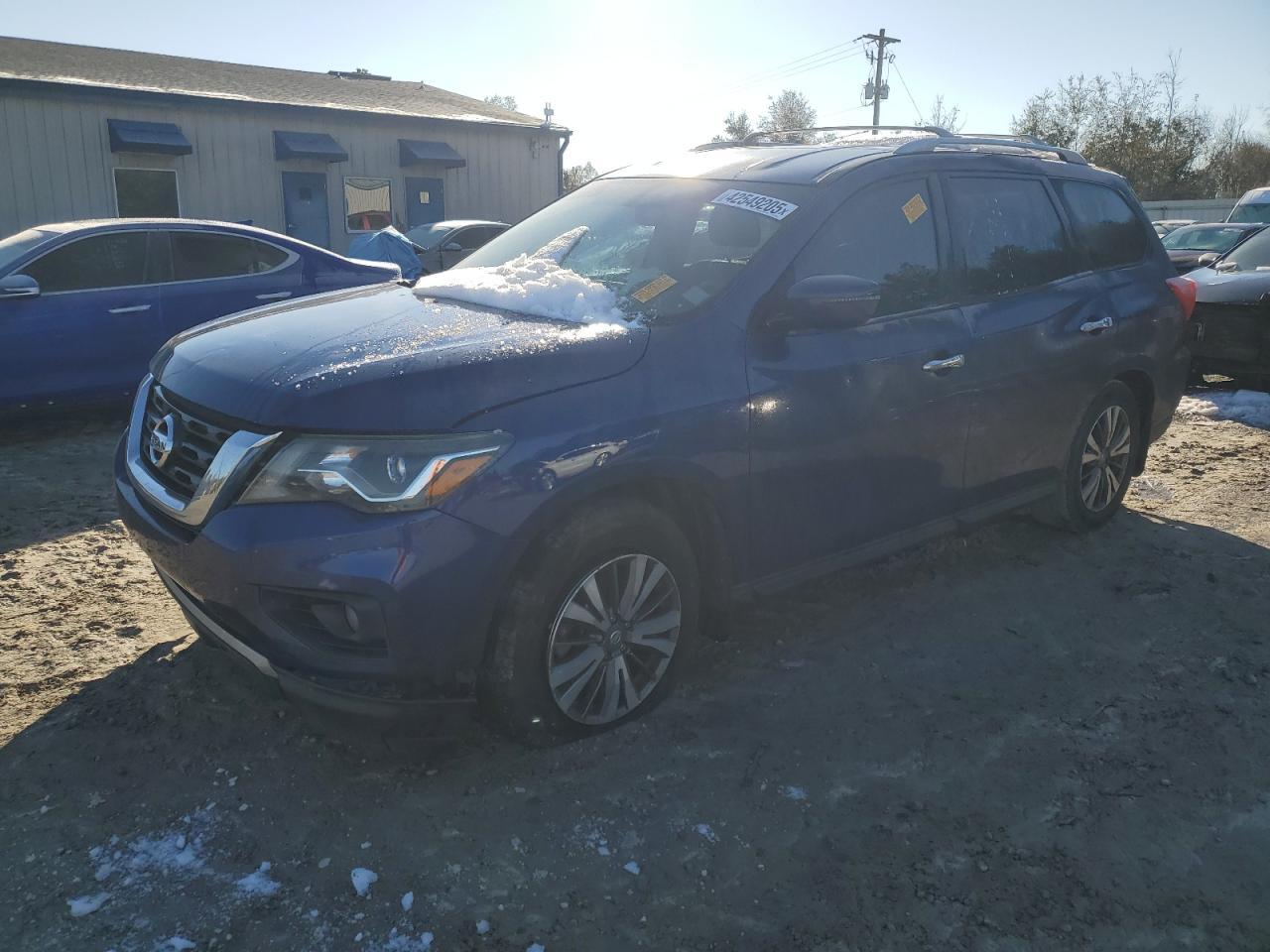 2017 NISSAN PATHFINDER