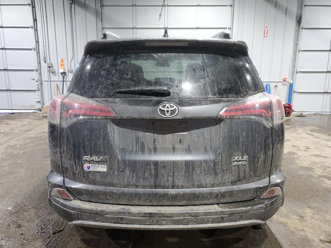 2017 TOYOTA RAV4 XLE - Image 6