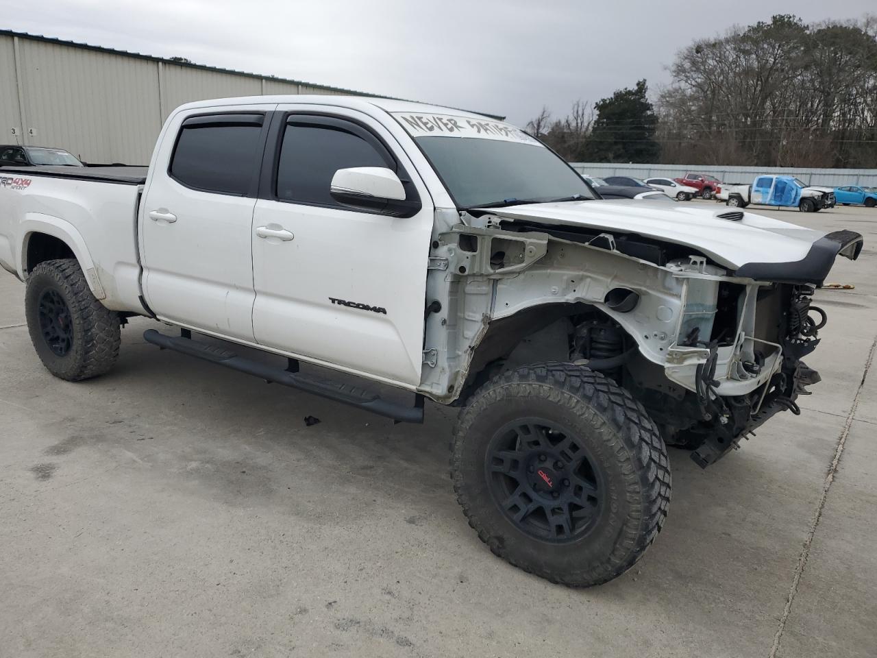 2017 TOYOTA TACOMA DOU - Фото 4