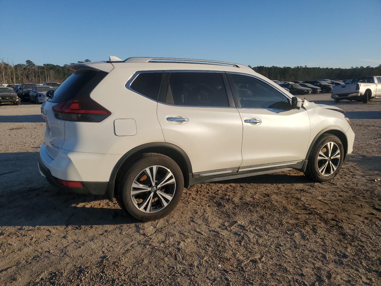 2018 NISSAN ROGUE S - Фото 3