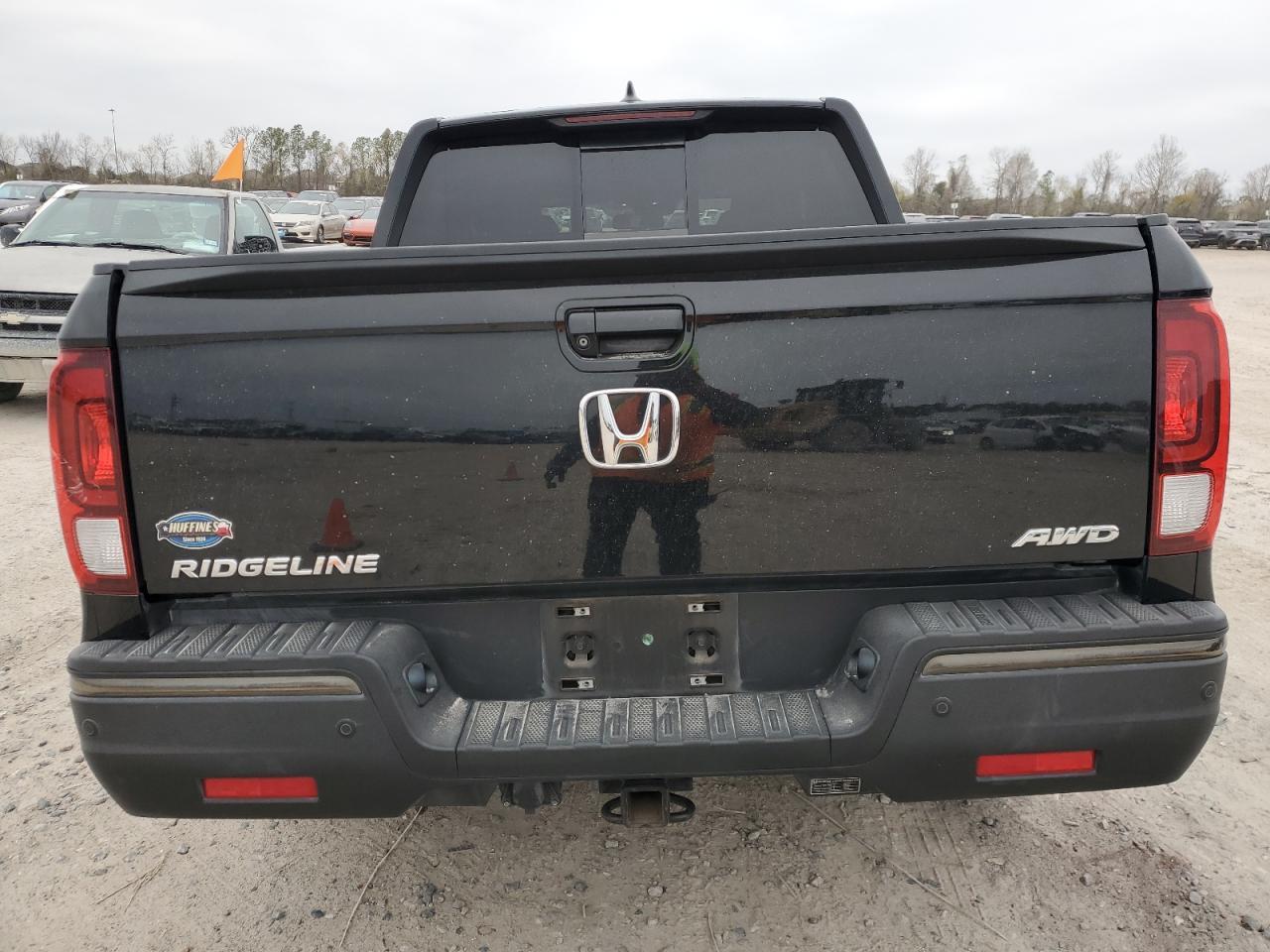 2017 HONDA RIDGELINE - Фото 6