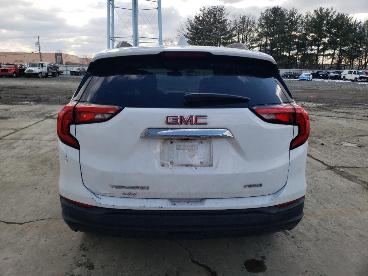 2018 GMC TERRAIN SL - Image 6