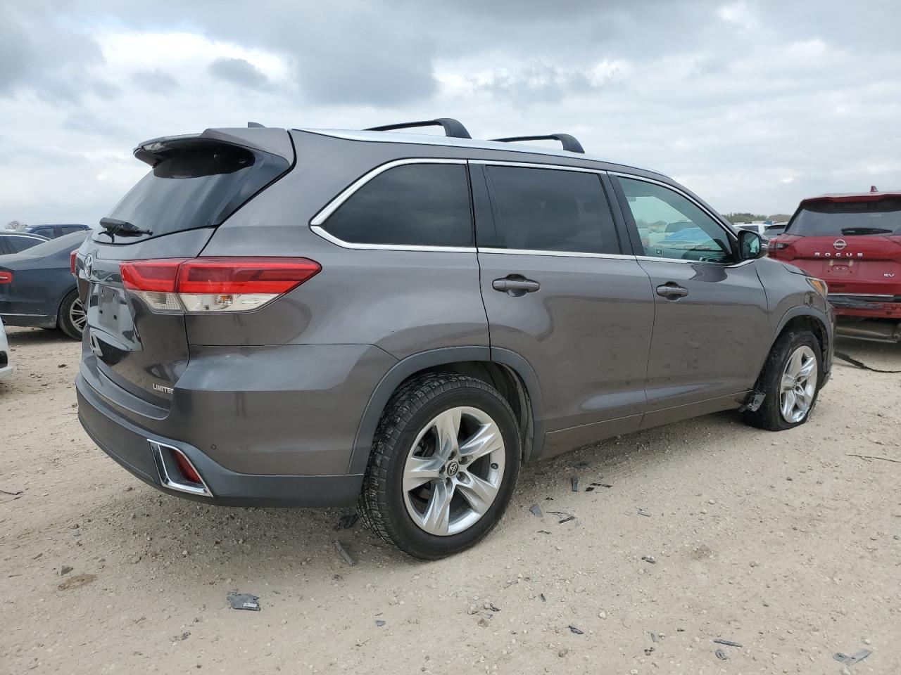 2018 TOYOTA HIGHLANDER - Image 3