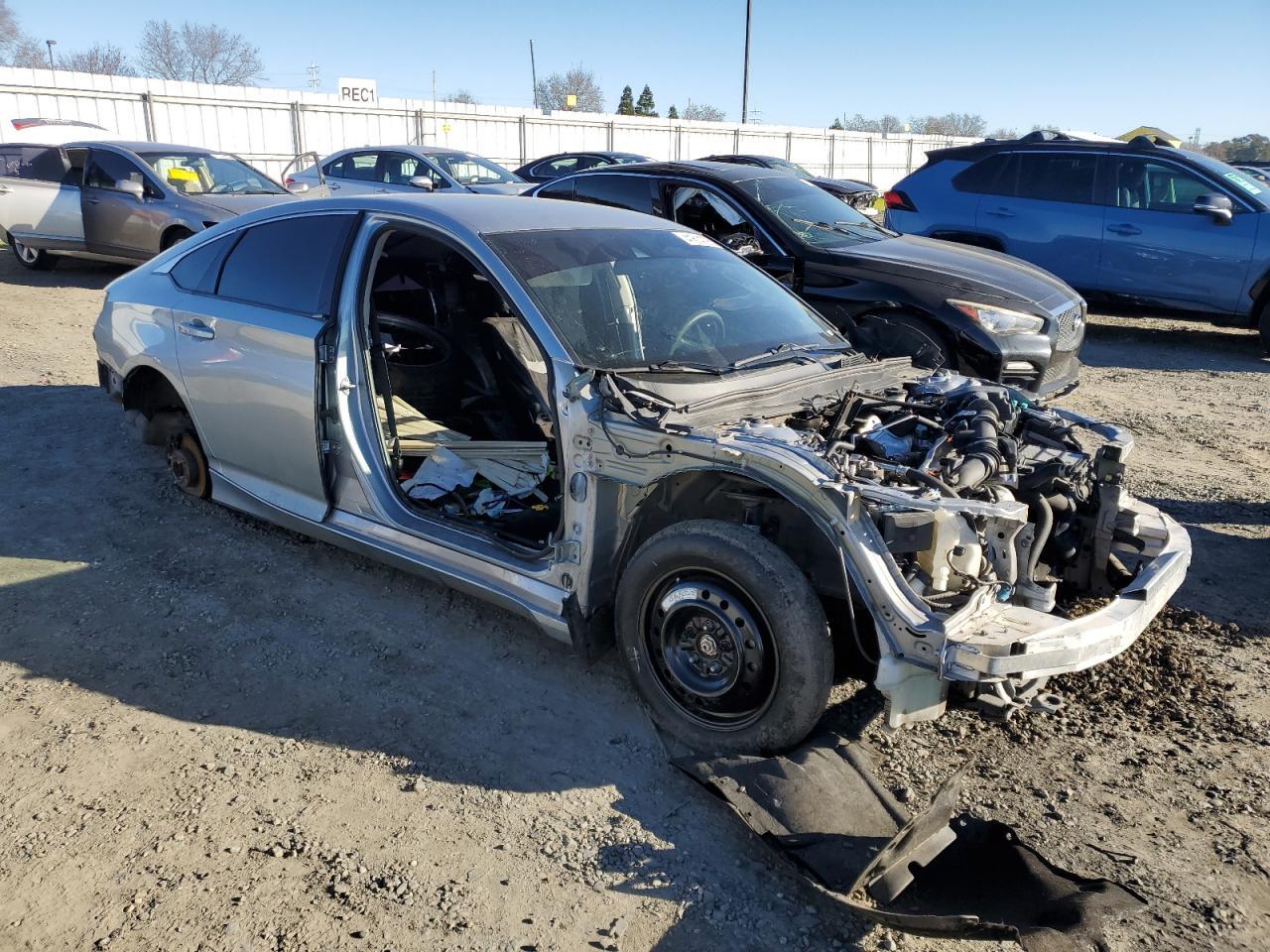 2018 HONDA ACCORD LX - Image 4