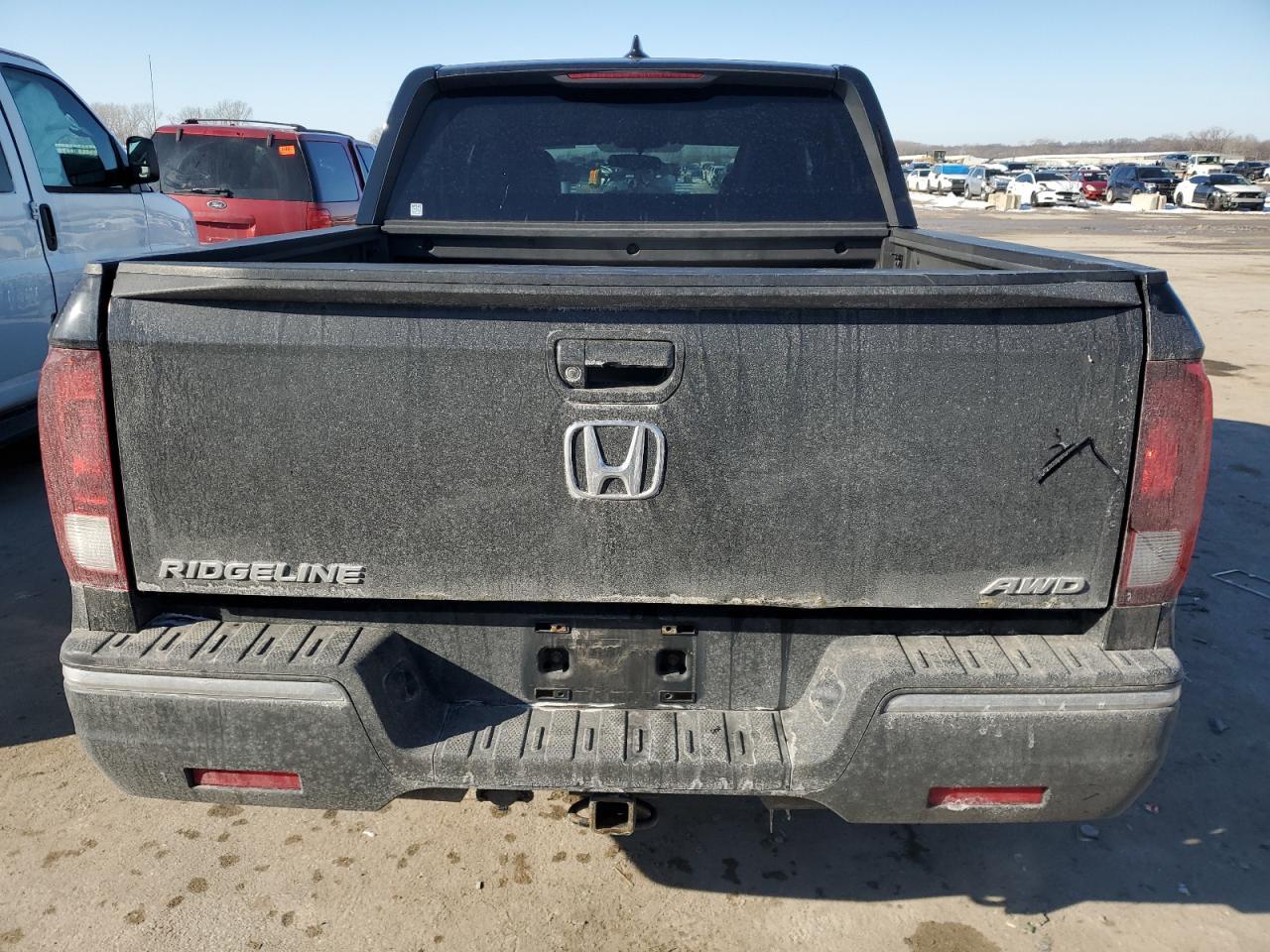 2017 HONDA RIDGELINE - Фото 6