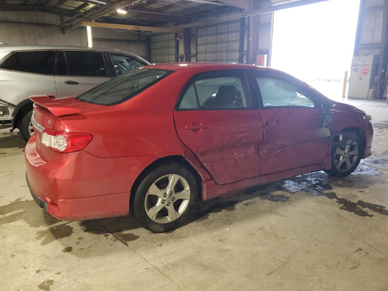 2013 TOYOTA COROLLA BA - Фото 3