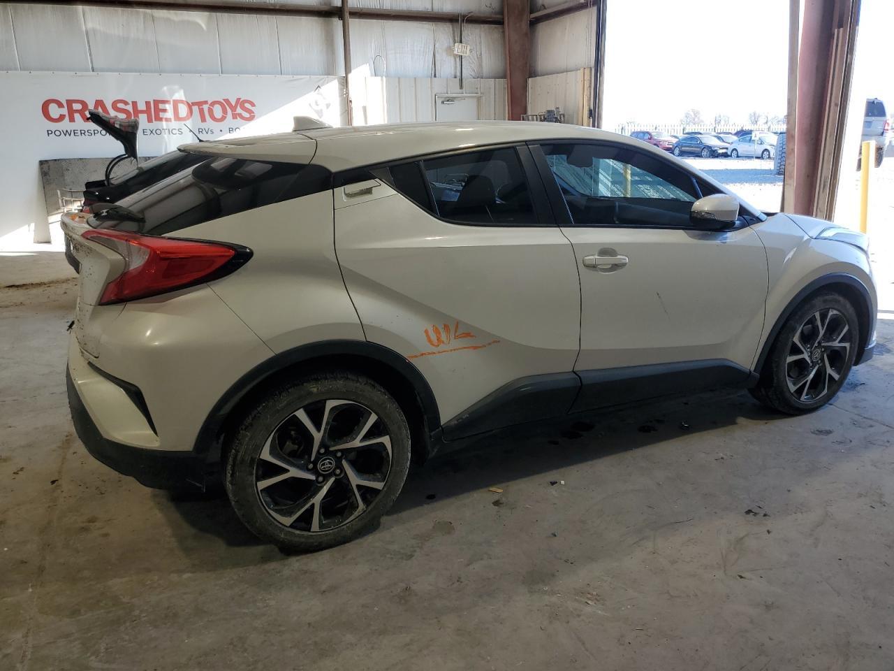 2018 TOYOTA C-HR XLE - Фото 3