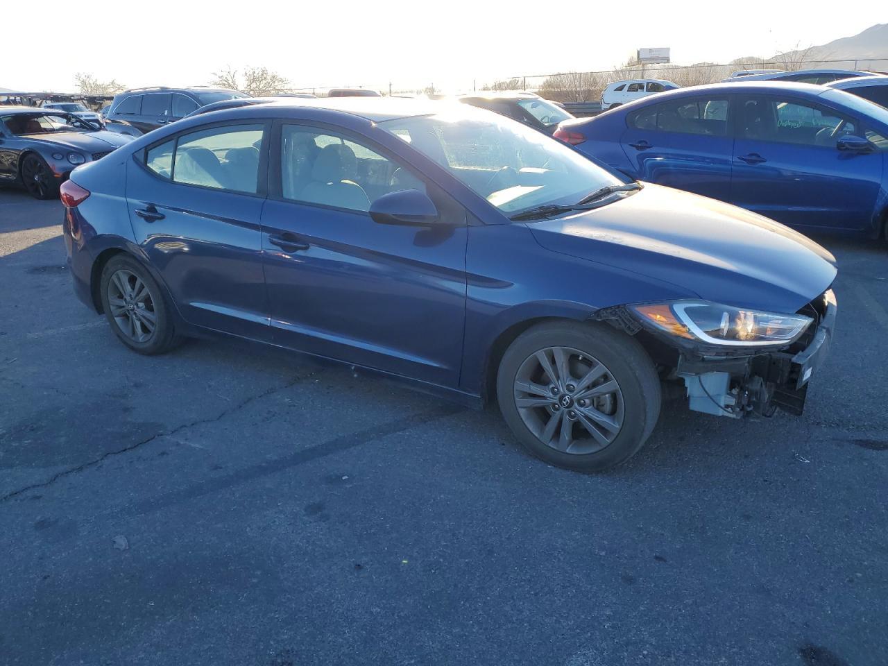 2018 HYUNDAI ELANTRA SE - Image 4