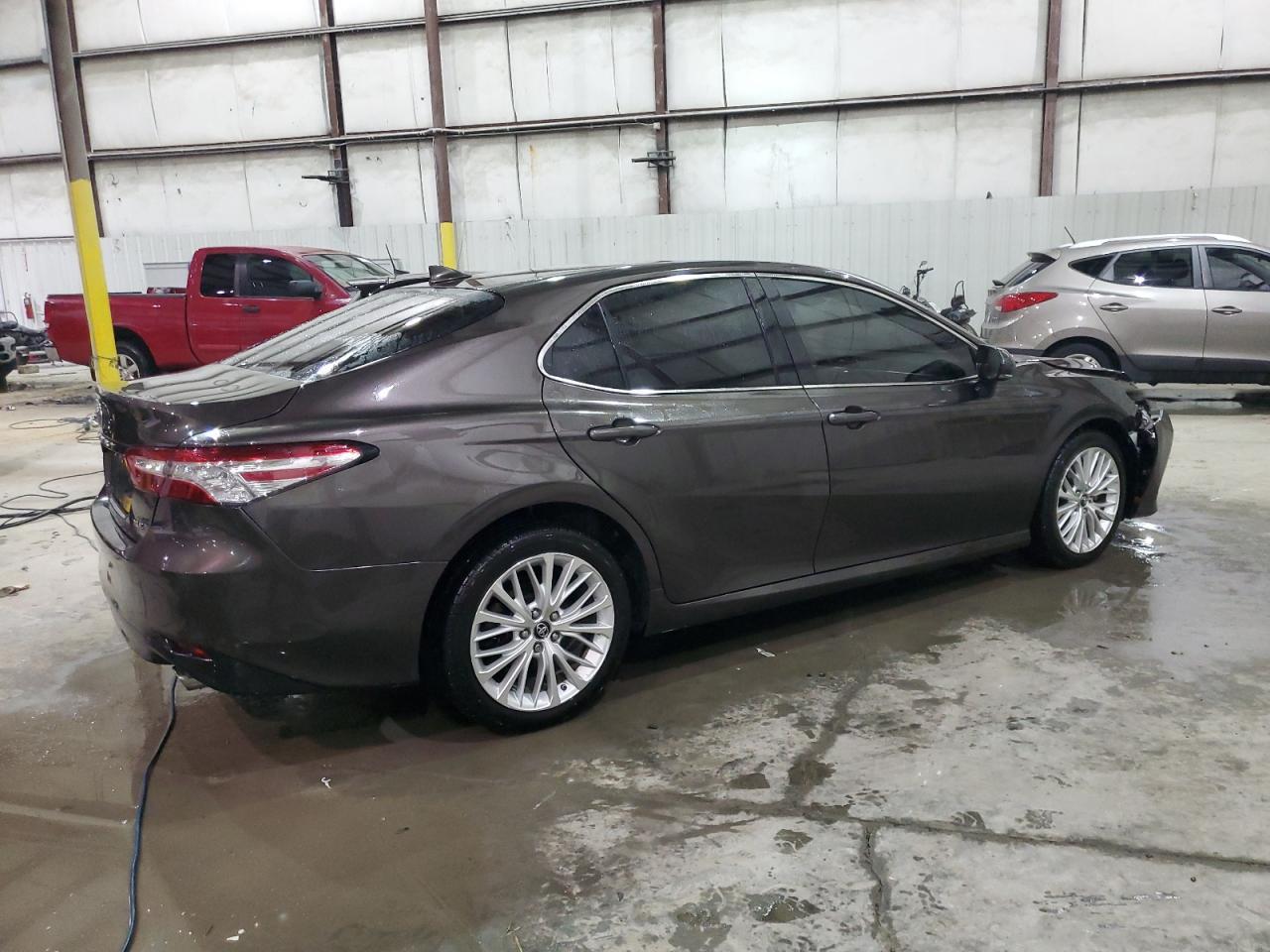 2019 TOYOTA CAMRY L - Фото 3