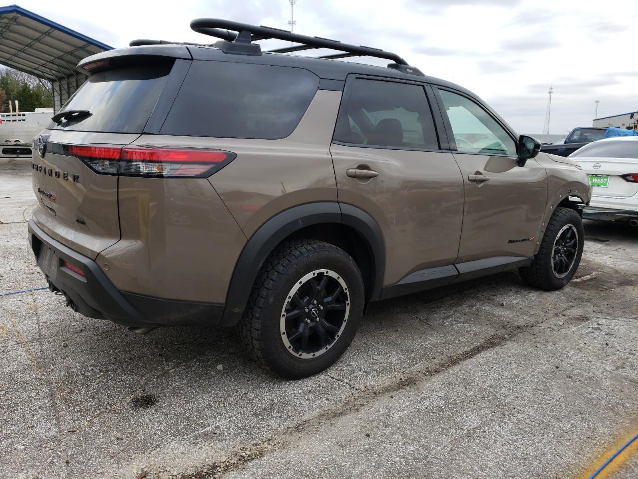 2023 NISSAN PATHFINDER - Фото 3