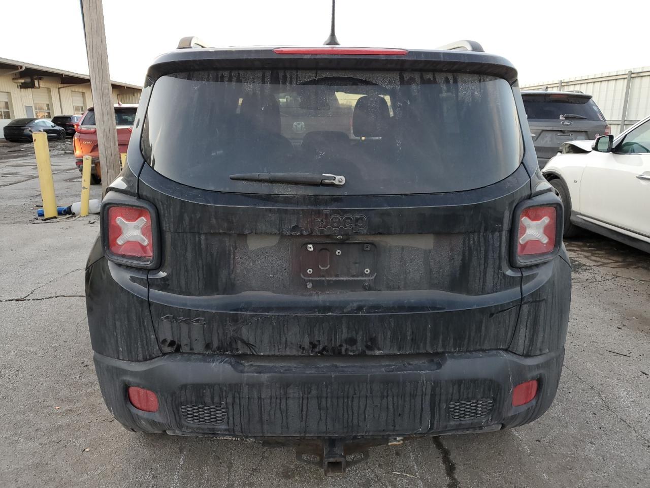 2017 JEEP RENEGADE L - Image 6