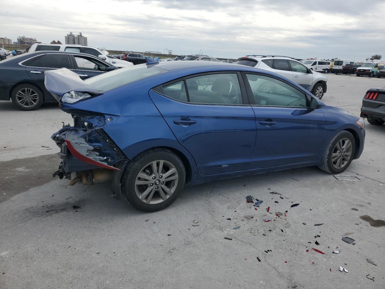 2018 HYUNDAI ELANTRA SE - Фото 3