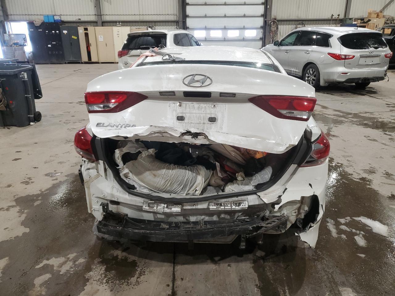 2017 HYUNDAI ELANTRA SE - Image 6