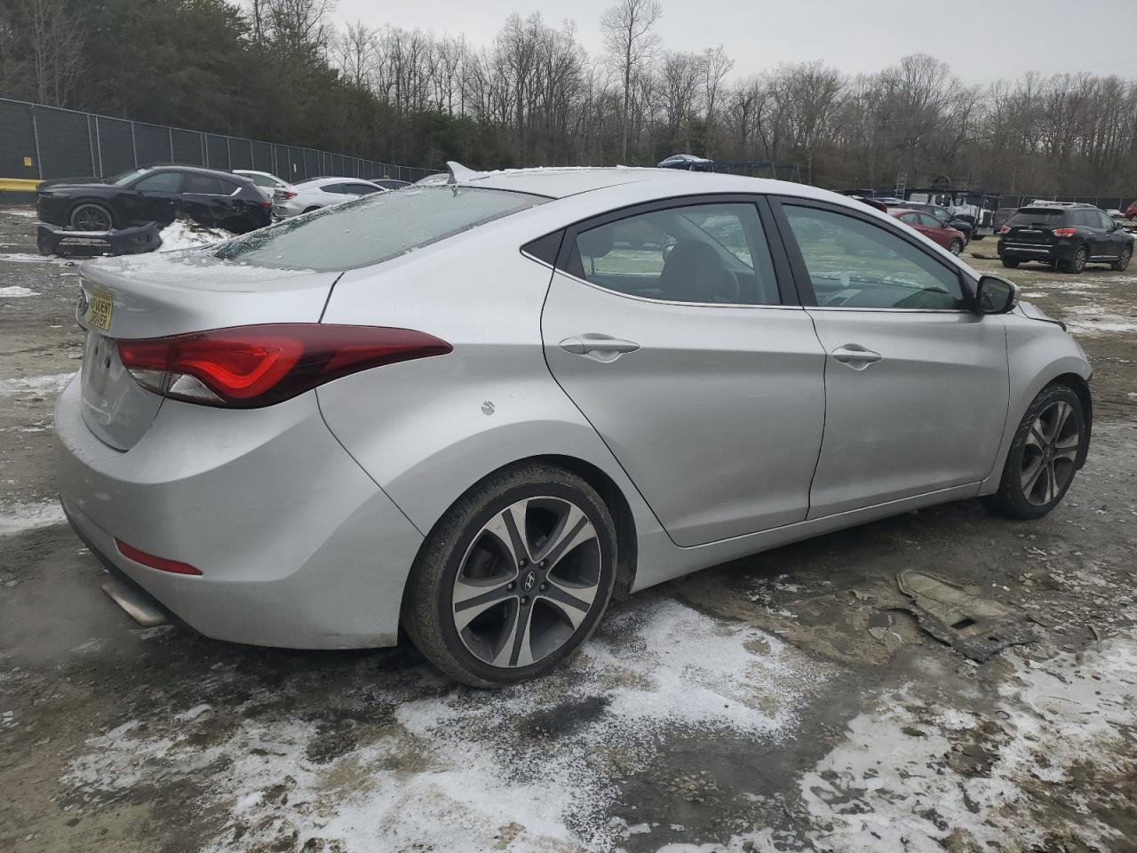2015 HYUNDAI ELANTRA SE - Image 3