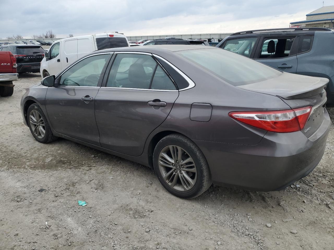 2016 TOYOTA CAMRY LE - Фото 2
