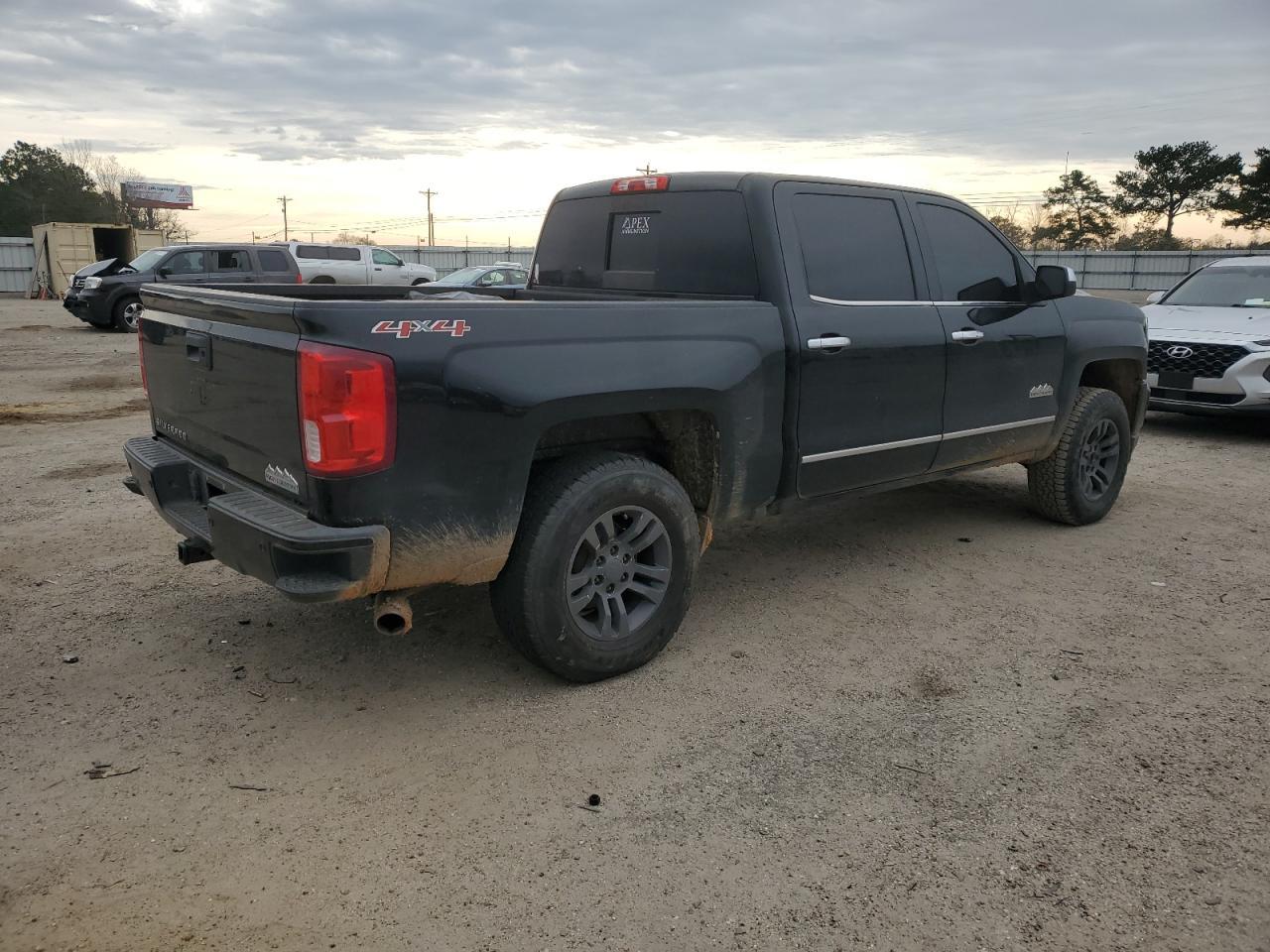 2017 CHEVROLET SILVERADO - Image 3