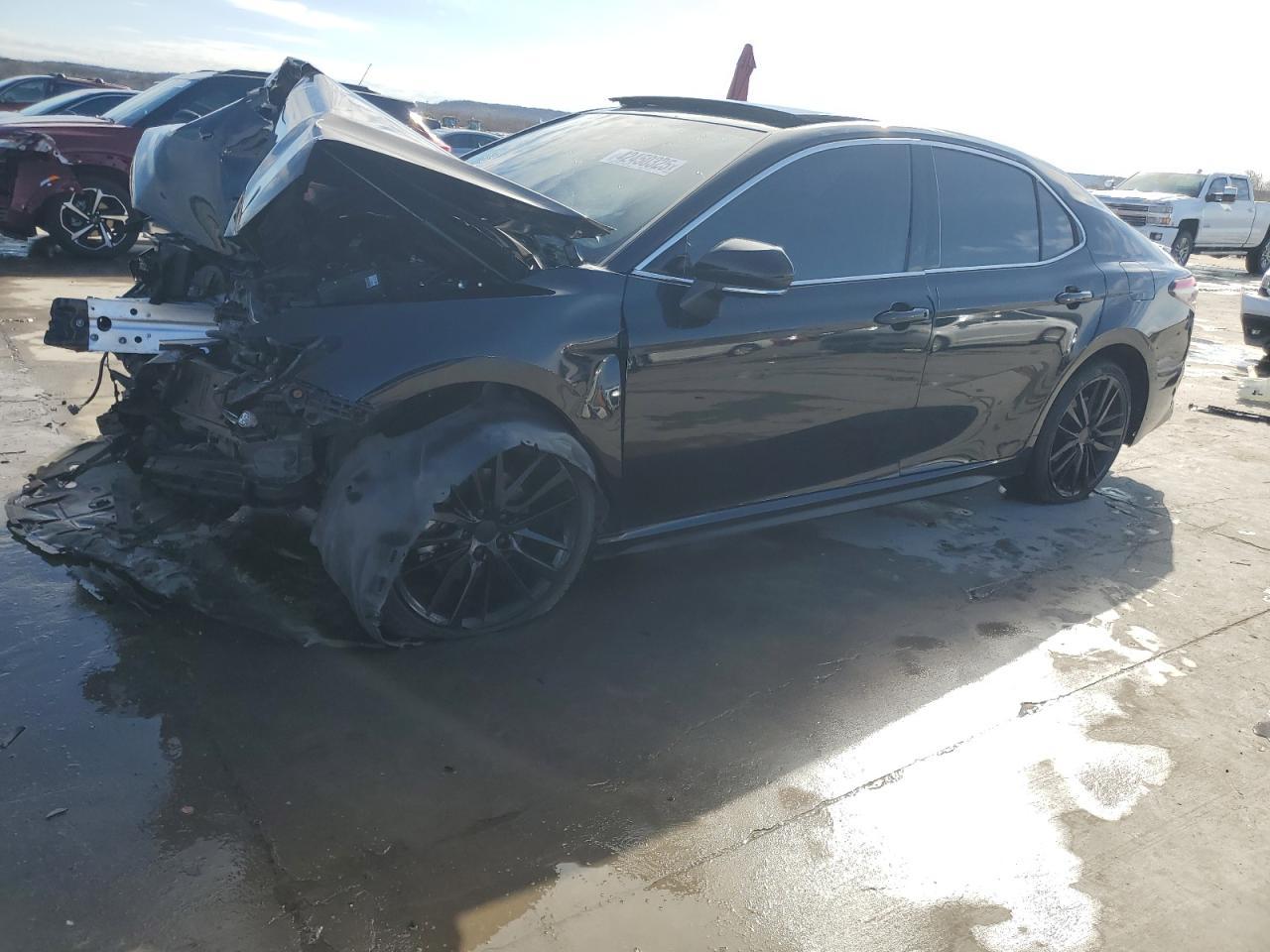 2019 TOYOTA CAMRY XSE