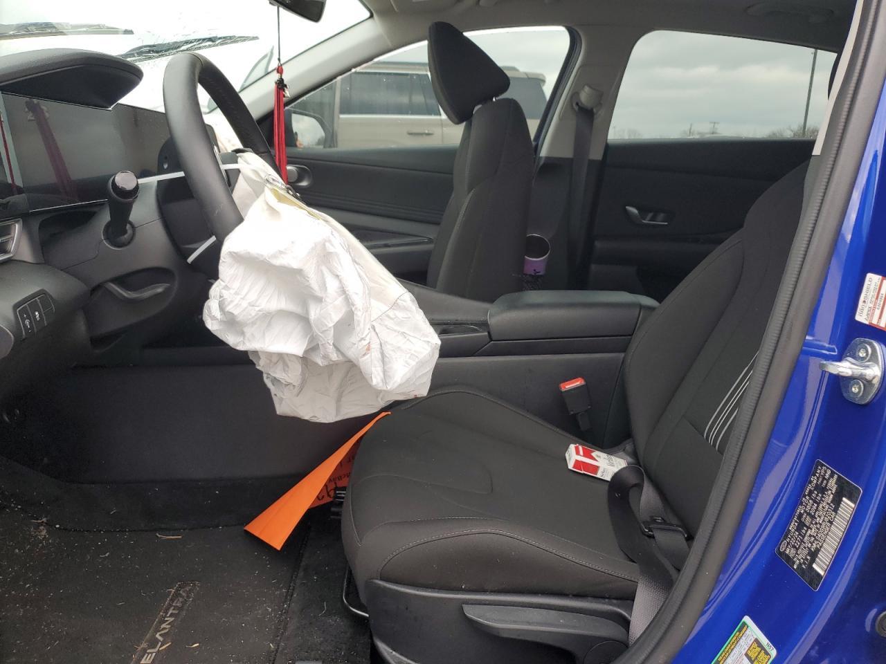 2024 HYUNDAI ELANTRA SE - Фото 7