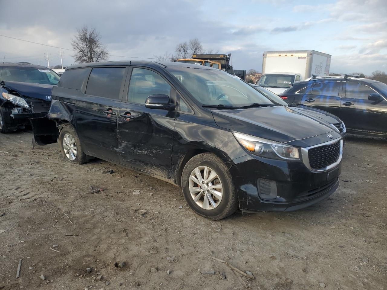 2017 KIA SEDONA LX - Image 4