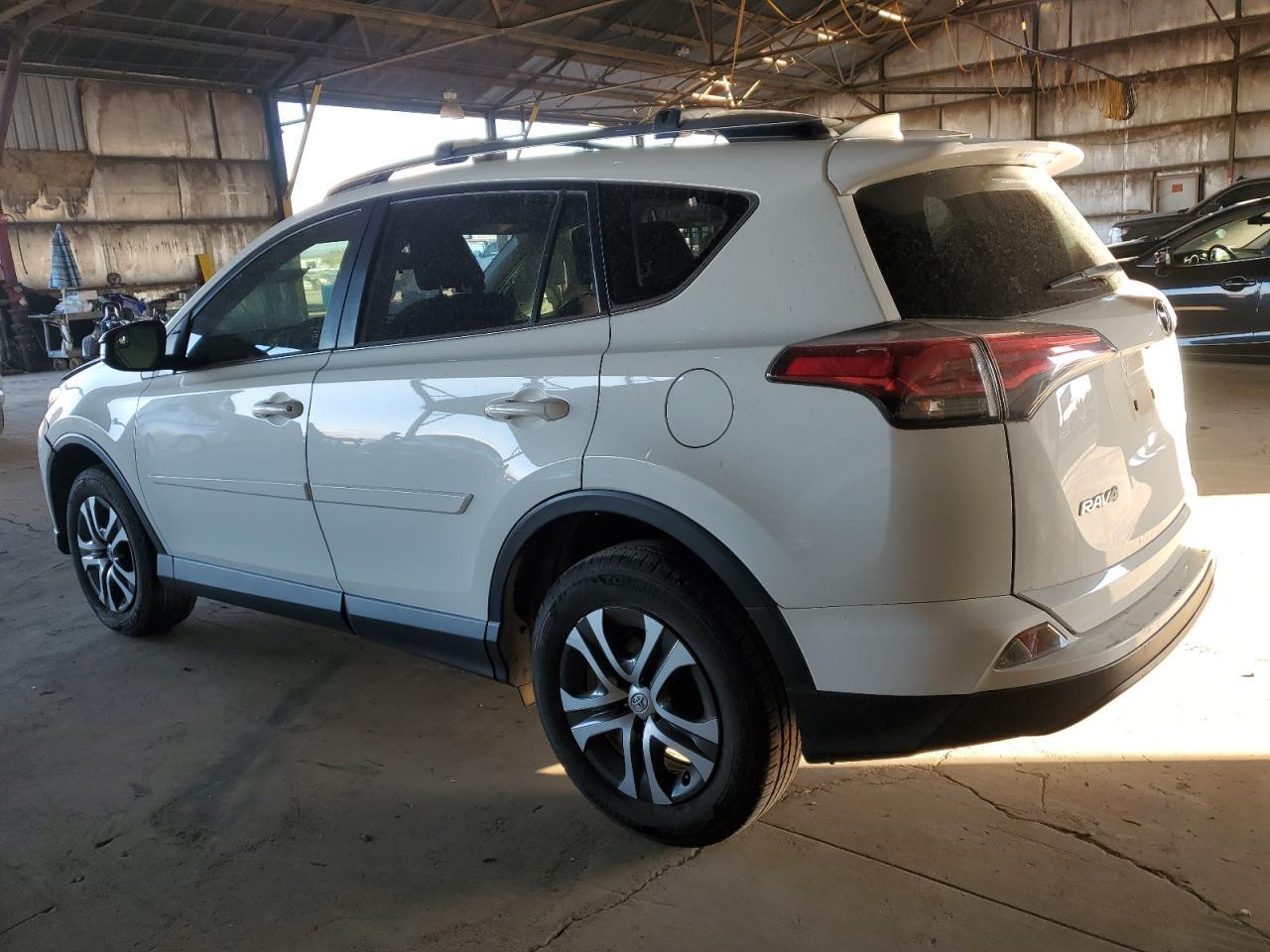 2017 TOYOTA RAV4 LE - Фото 2