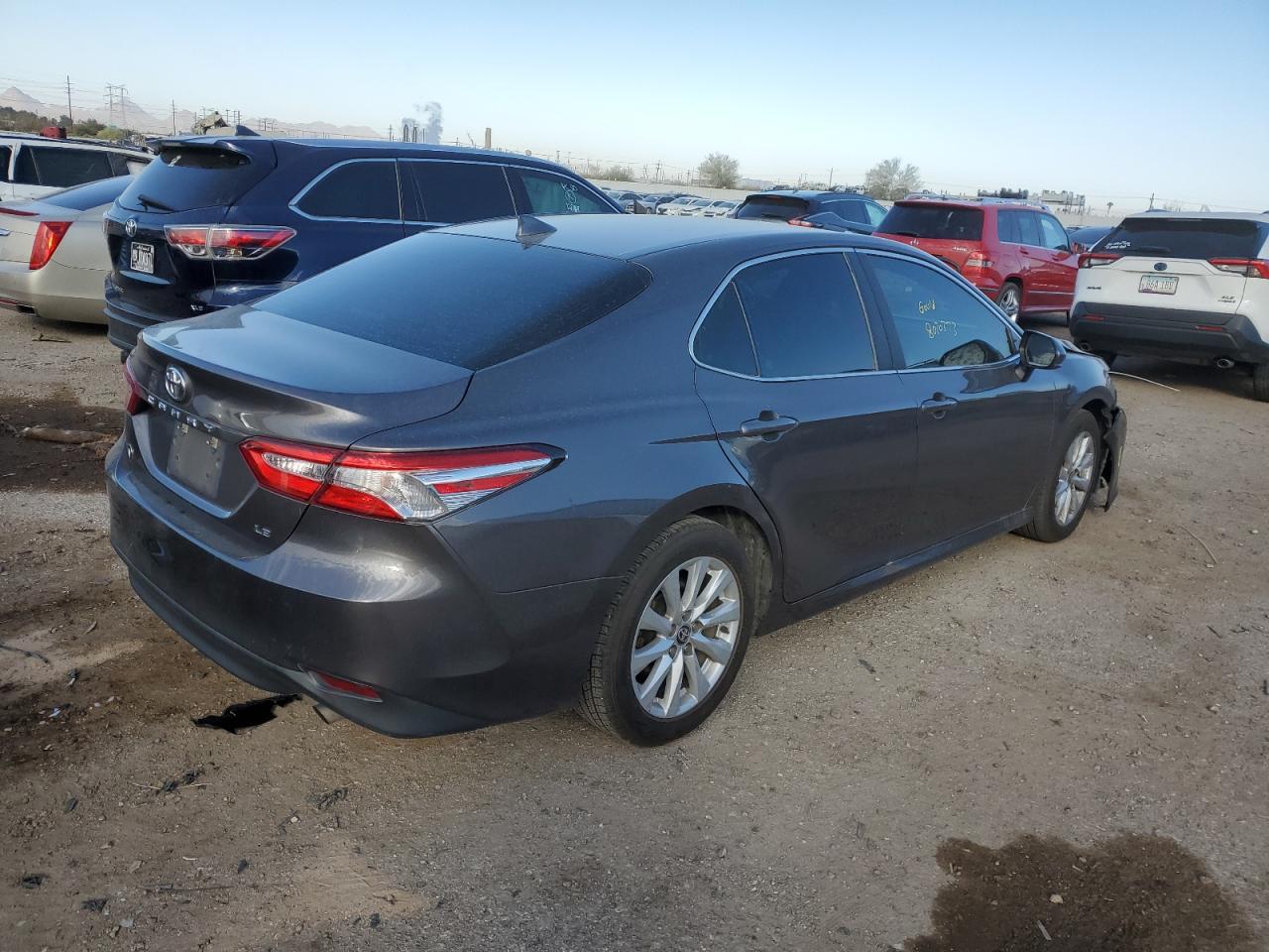 2020 TOYOTA CAMRY LE - Фото 3