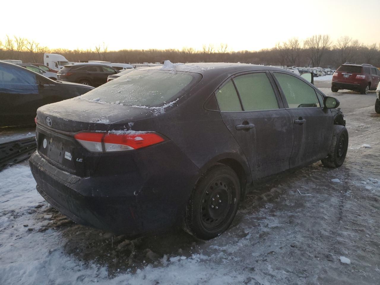 2021 TOYOTA COROLLA LE - Фото 3