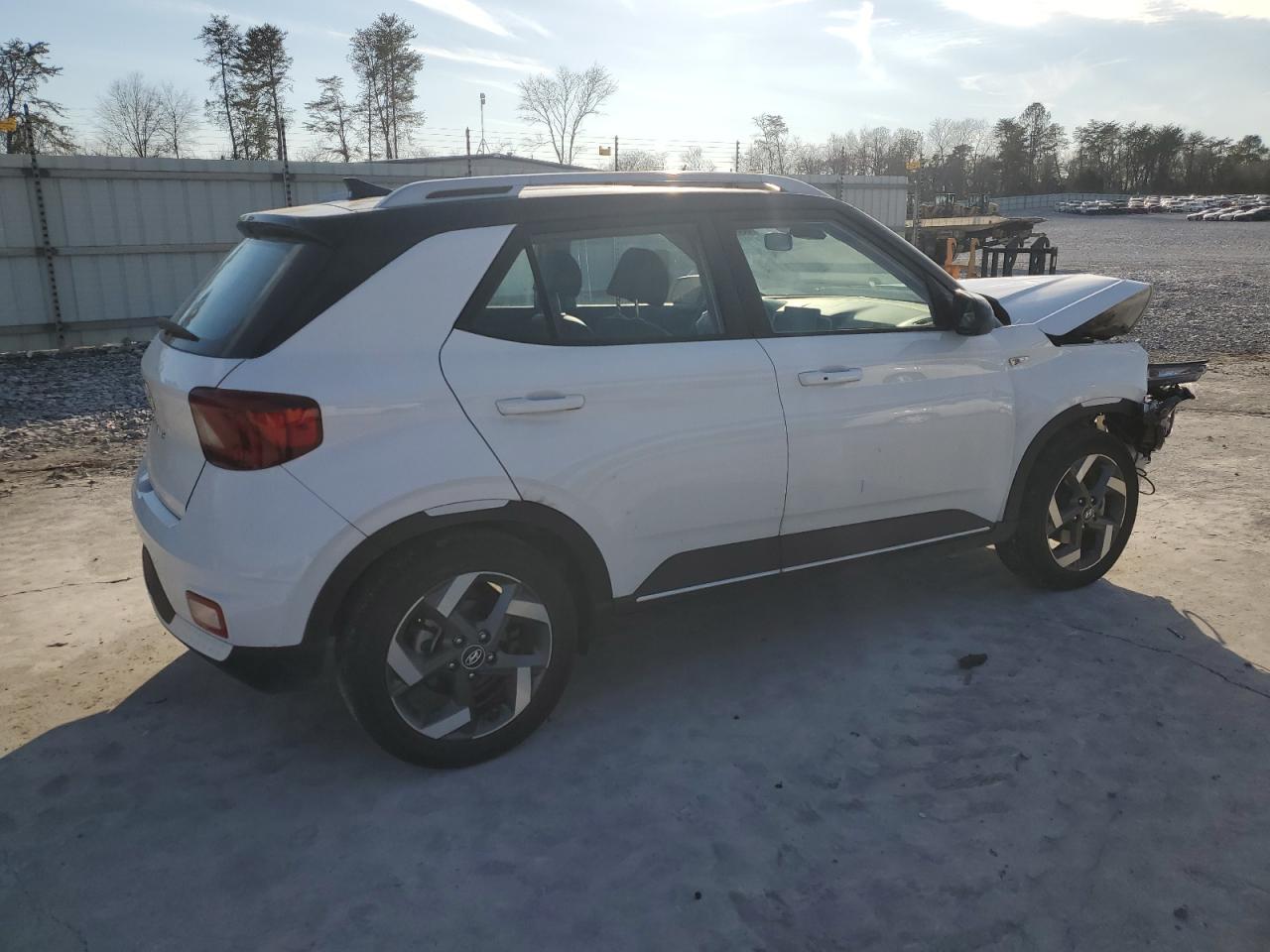 2022 HYUNDAI VENUE SEL - Фото 3