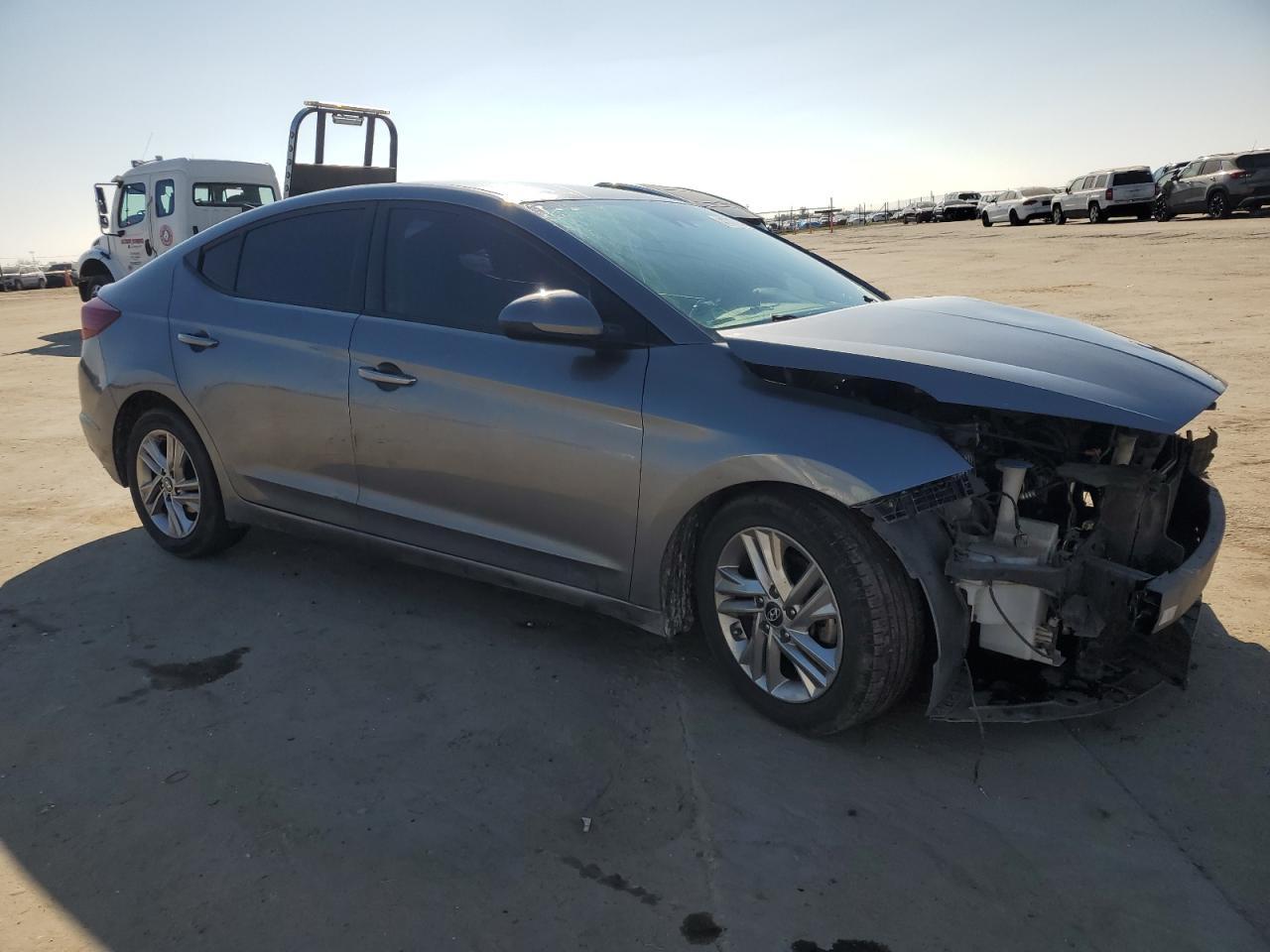 2019 HYUNDAI ELANTRA SE - Фото 4