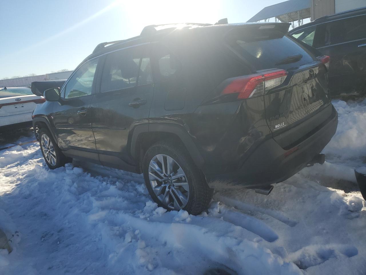 2024 TOYOTA RAV4 XLE P - Фото 2
