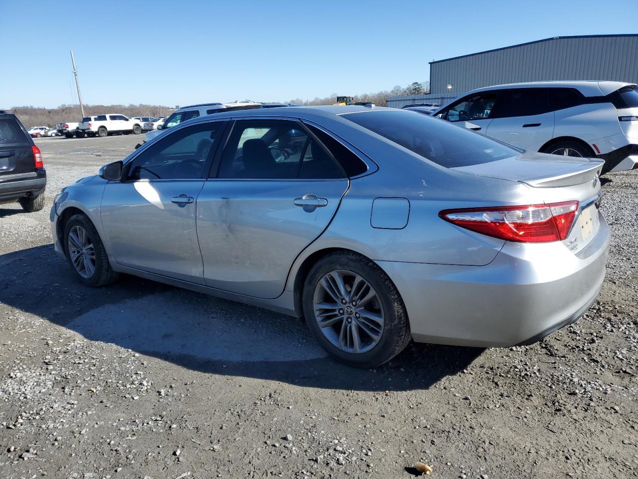 2015 TOYOTA CAMRY LE - Фото 2