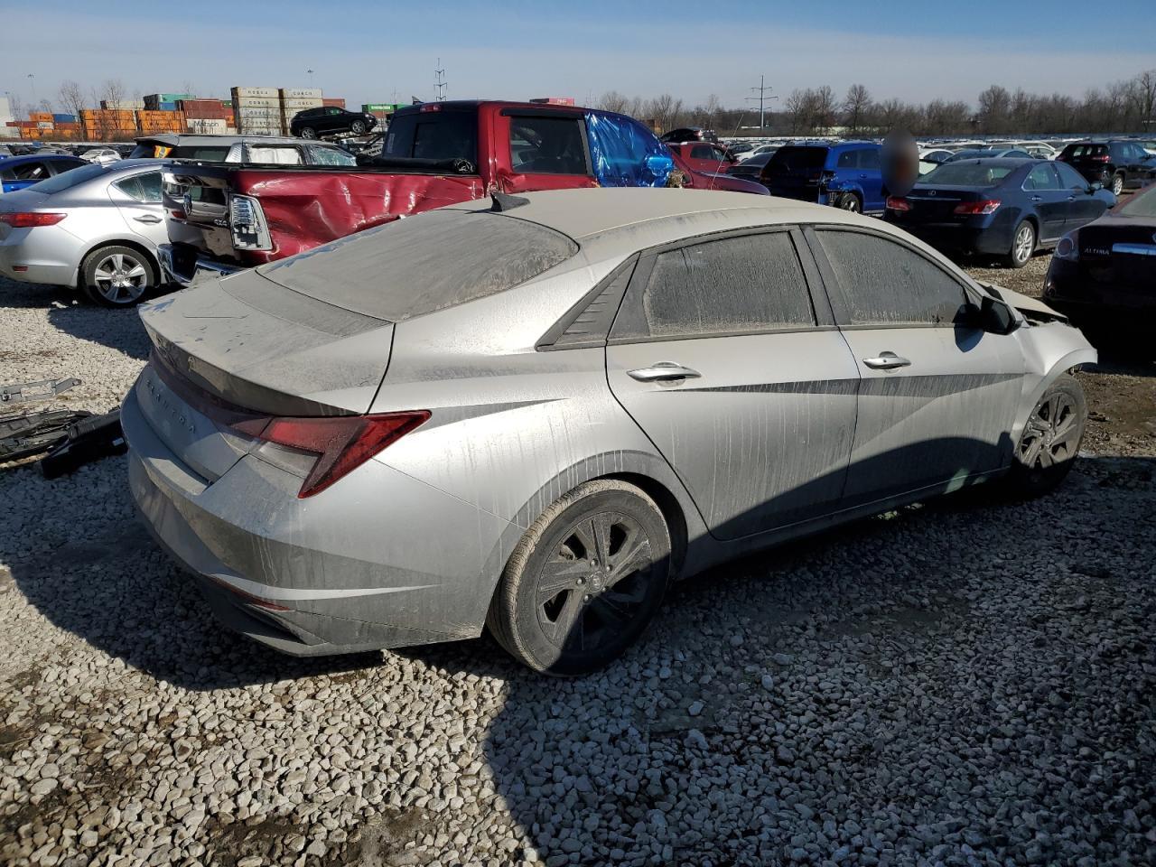 2022 HYUNDAI ELANTRA SE - Image 3
