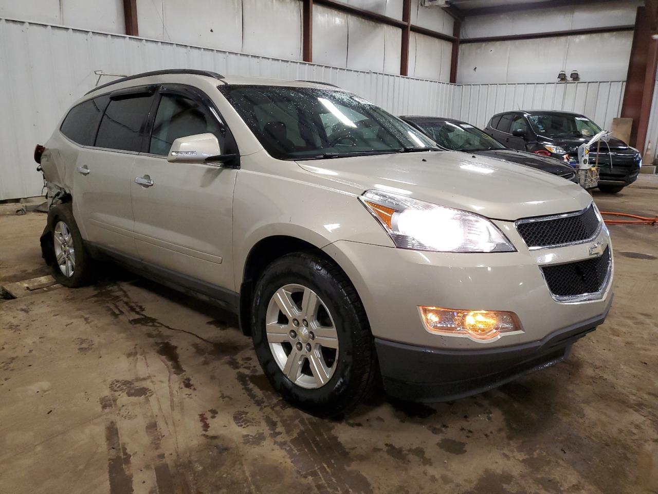 2011 CHEVROLET TRAVERSE L - Image 4