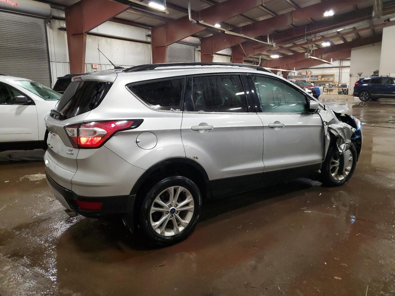 2017 FORD ESCAPE SE - Фото 3