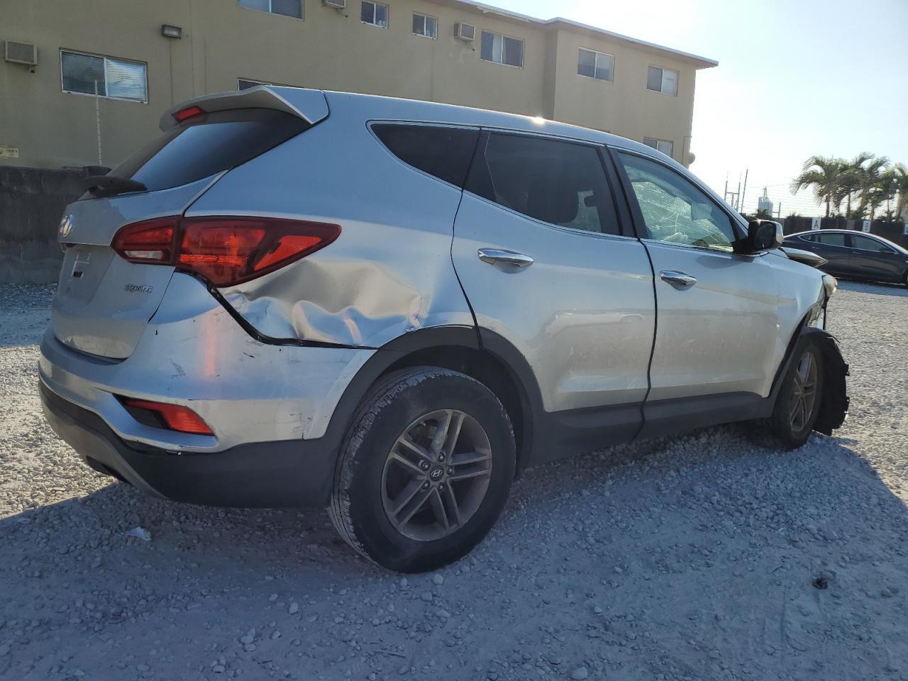 2017 HYUNDAI SANTA FE S - Image 3