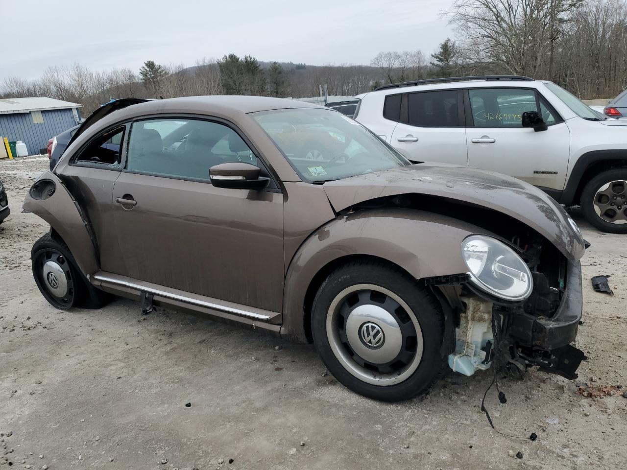 2012 VOLKSWAGEN BEETLE - Фото 4