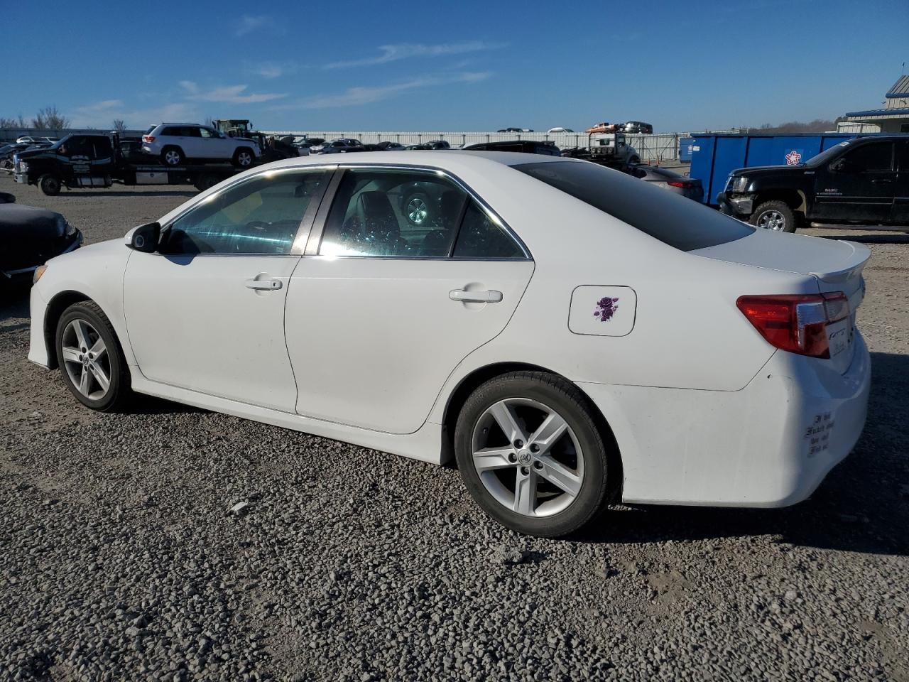 2014 TOYOTA CAMRY L - Фото 2