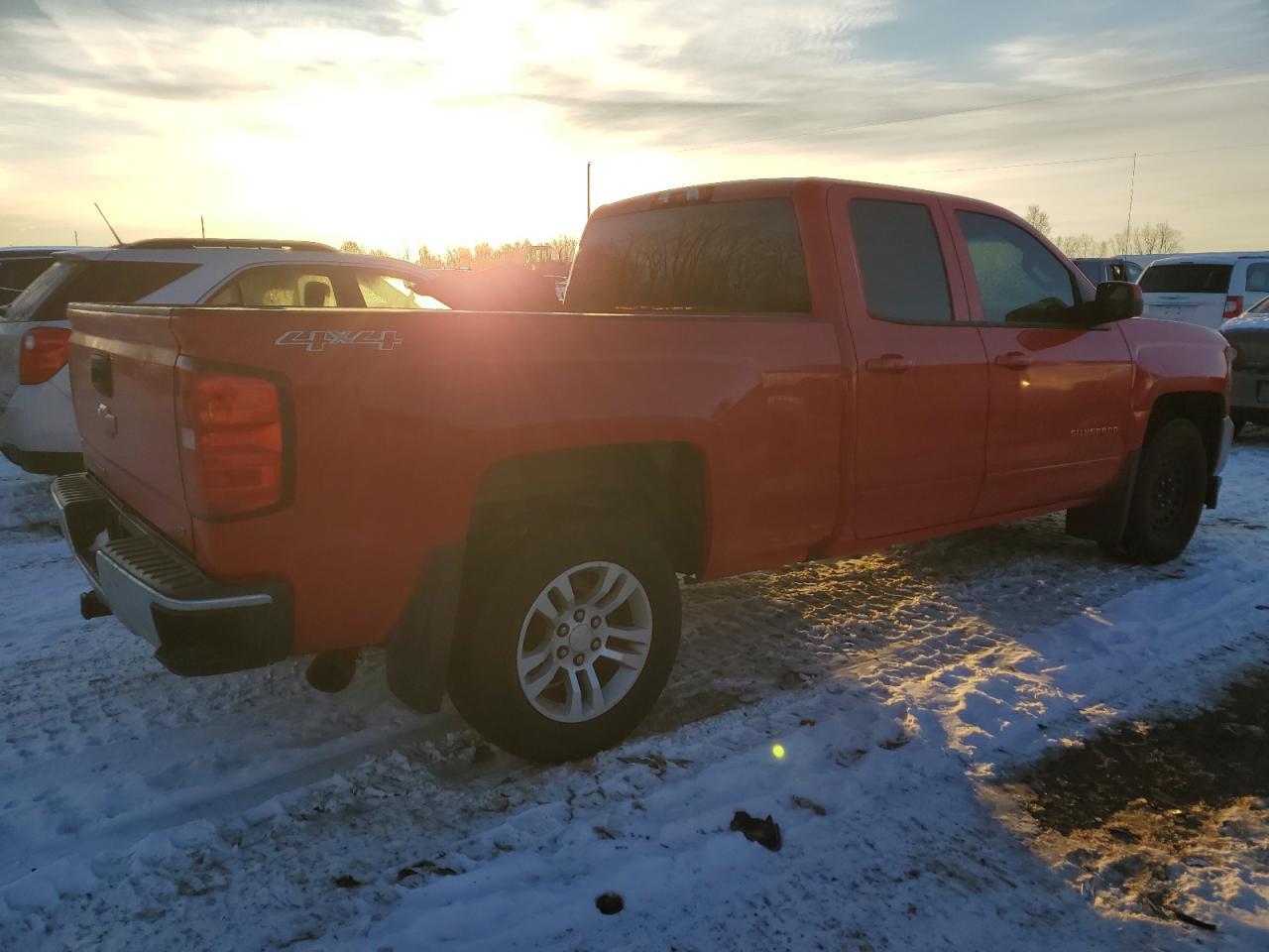 2017 CHEVROLET SILVERADO - Фото 3