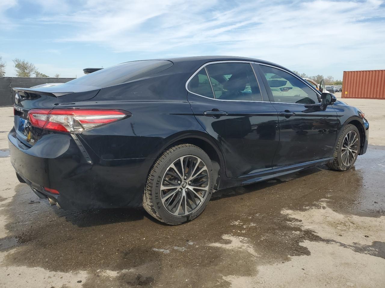 2018 TOYOTA CAMRY L - Фото 3