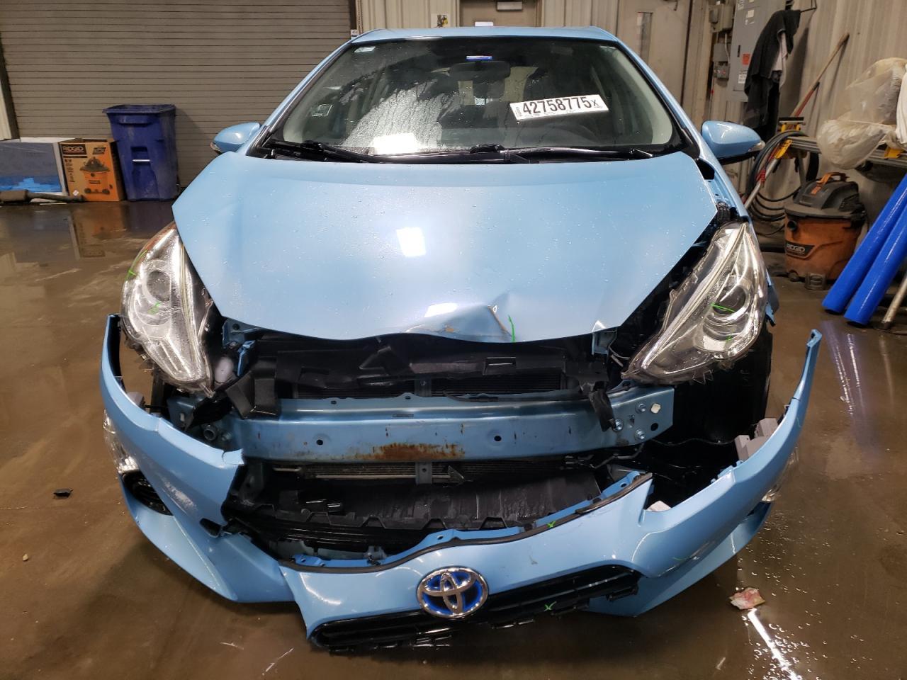 2015 TOYOTA PRIUS C - Image 5