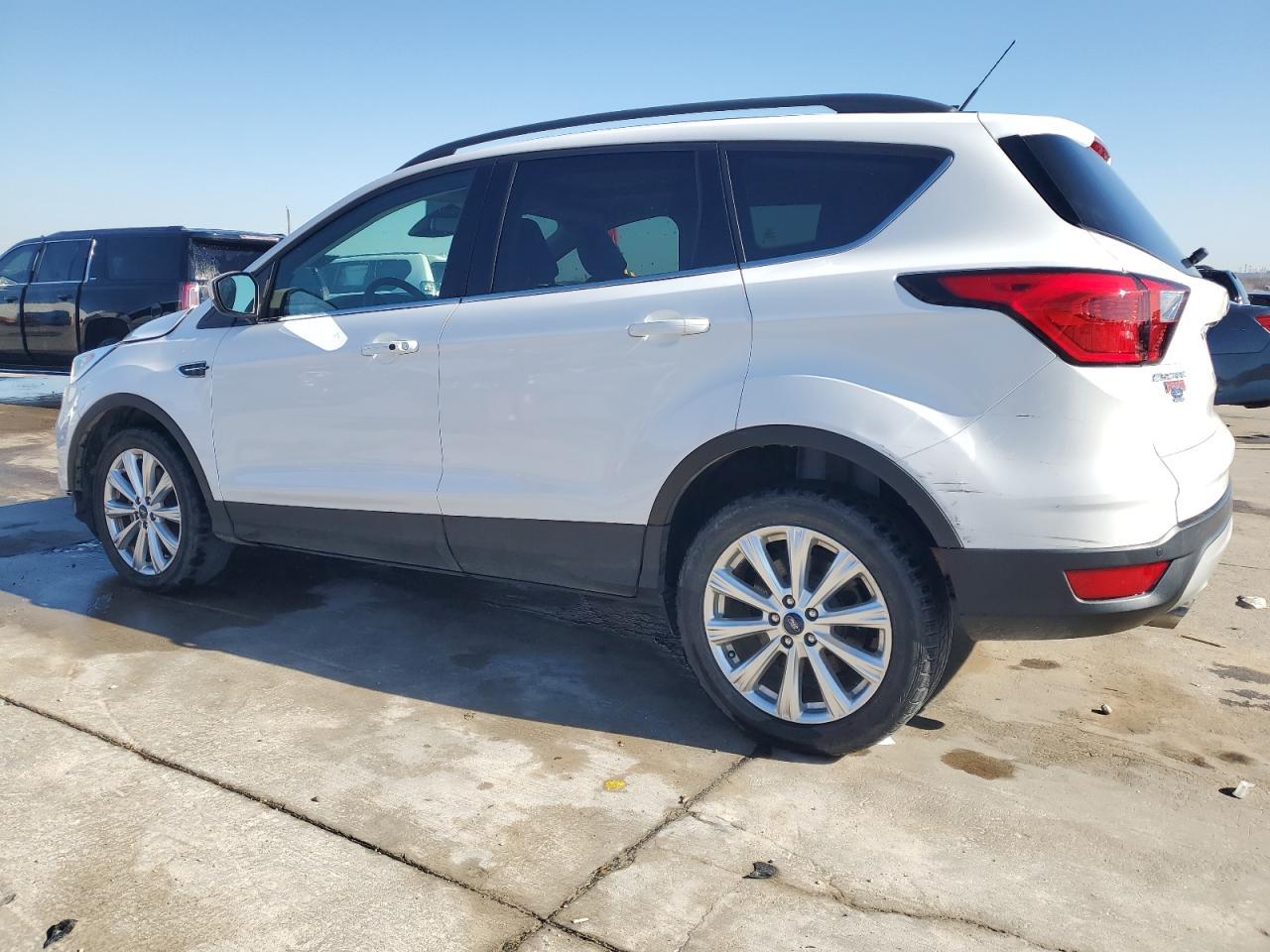 2019 FORD ESCAPE SEL - Image 2