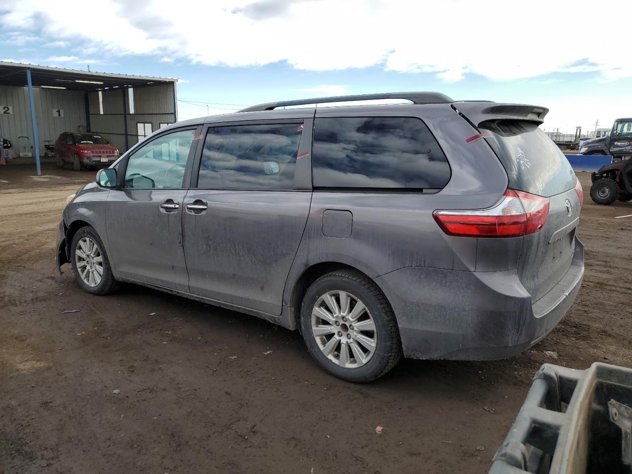 2015 TOYOTA SIENNA XLE - Фото 2