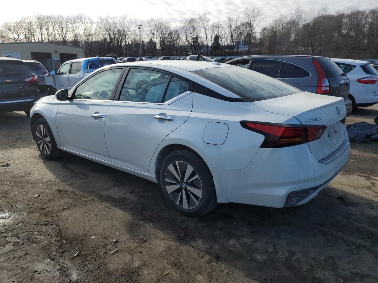 2022 NISSAN ALTIMA SV - Image 2