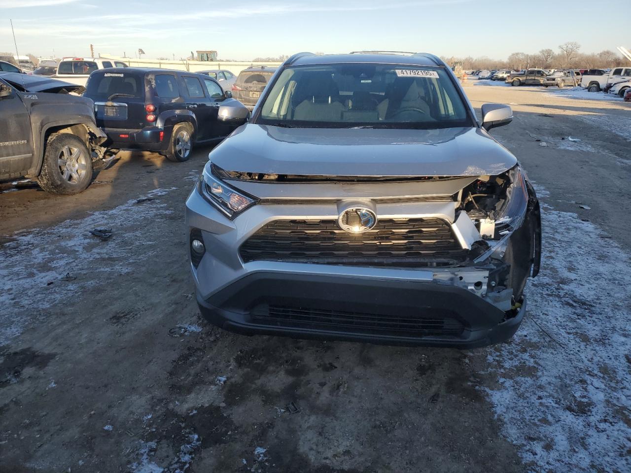 2020 TOYOTA RAV4 XLE - Фото 5