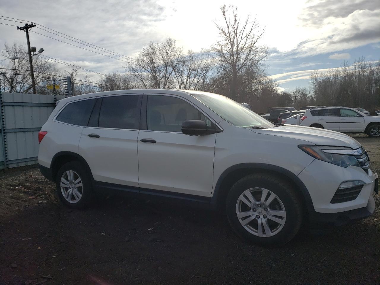 2017 HONDA PILOT LX - Фото 4