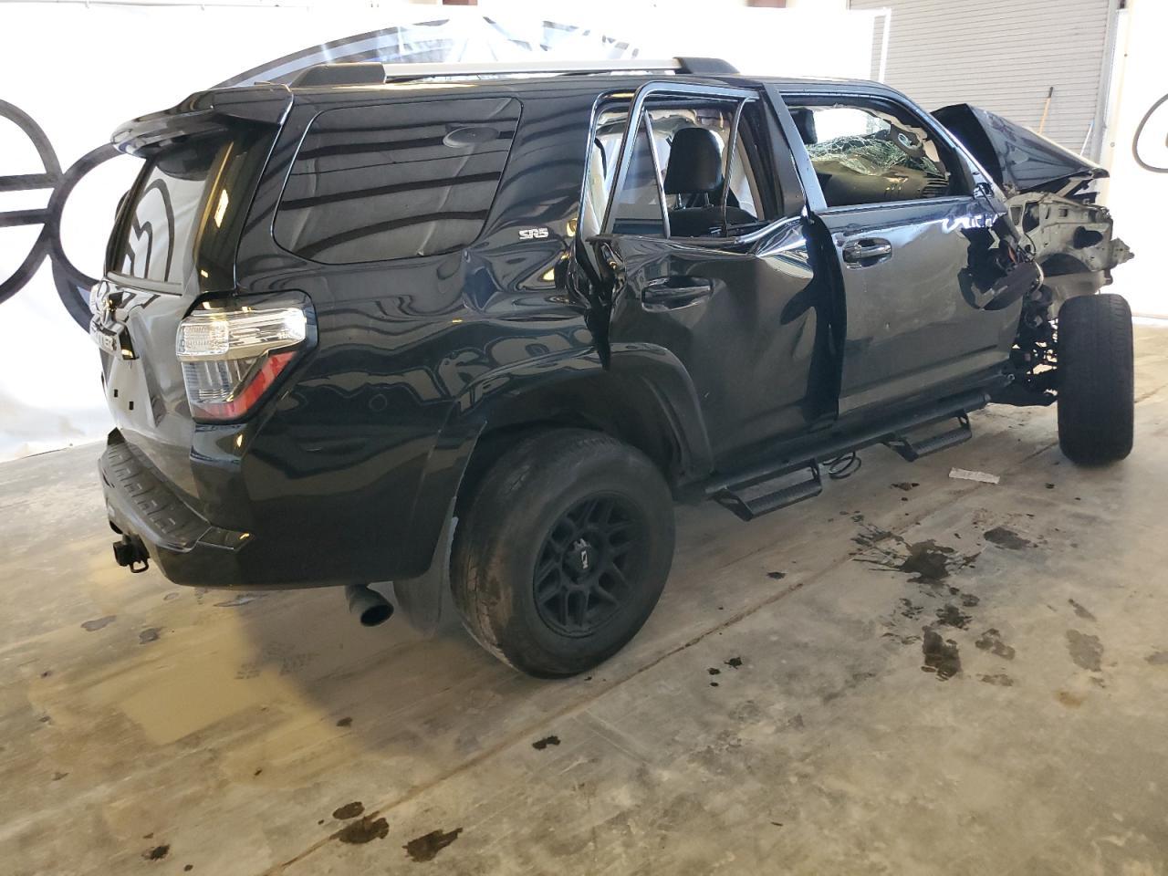 2022 TOYOTA 4RUNNER SR - Image 3