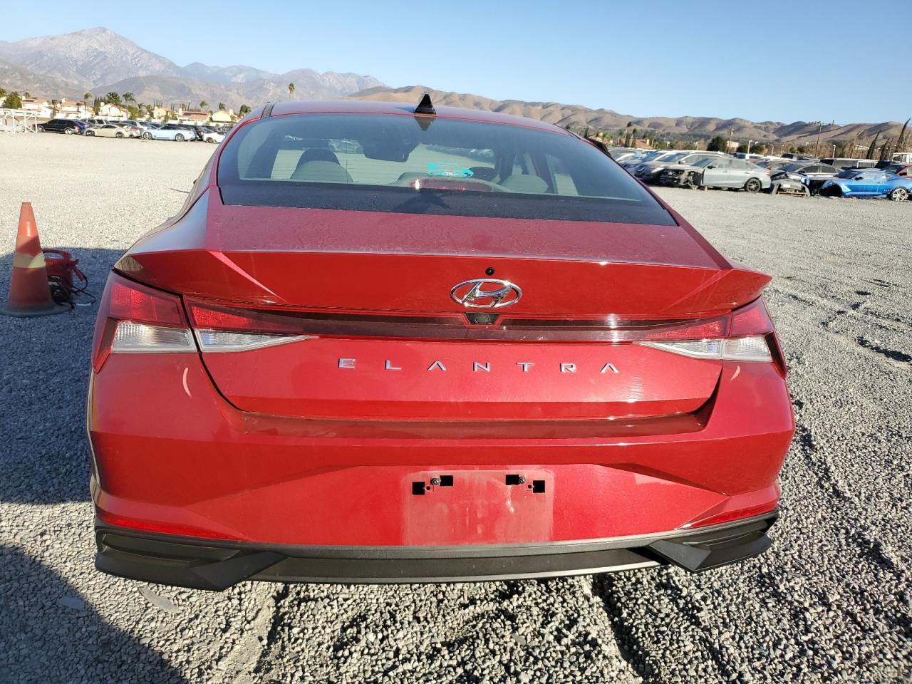2023 HYUNDAI ELANTRA SE - Фото 6