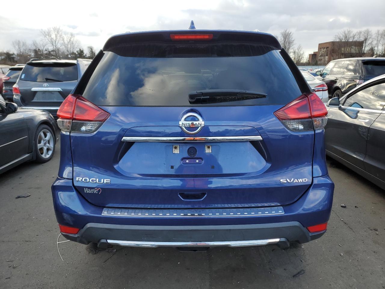 2017 NISSAN ROGUE SV - Фото 6