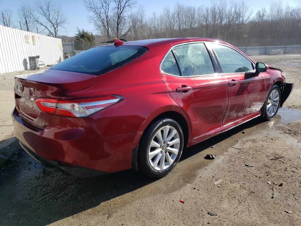 2020 TOYOTA CAMRY LE - Фото 3