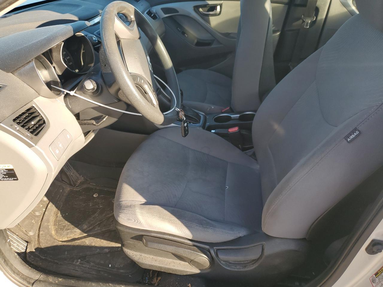 2015 HYUNDAI ELANTRA SE - Фото 7